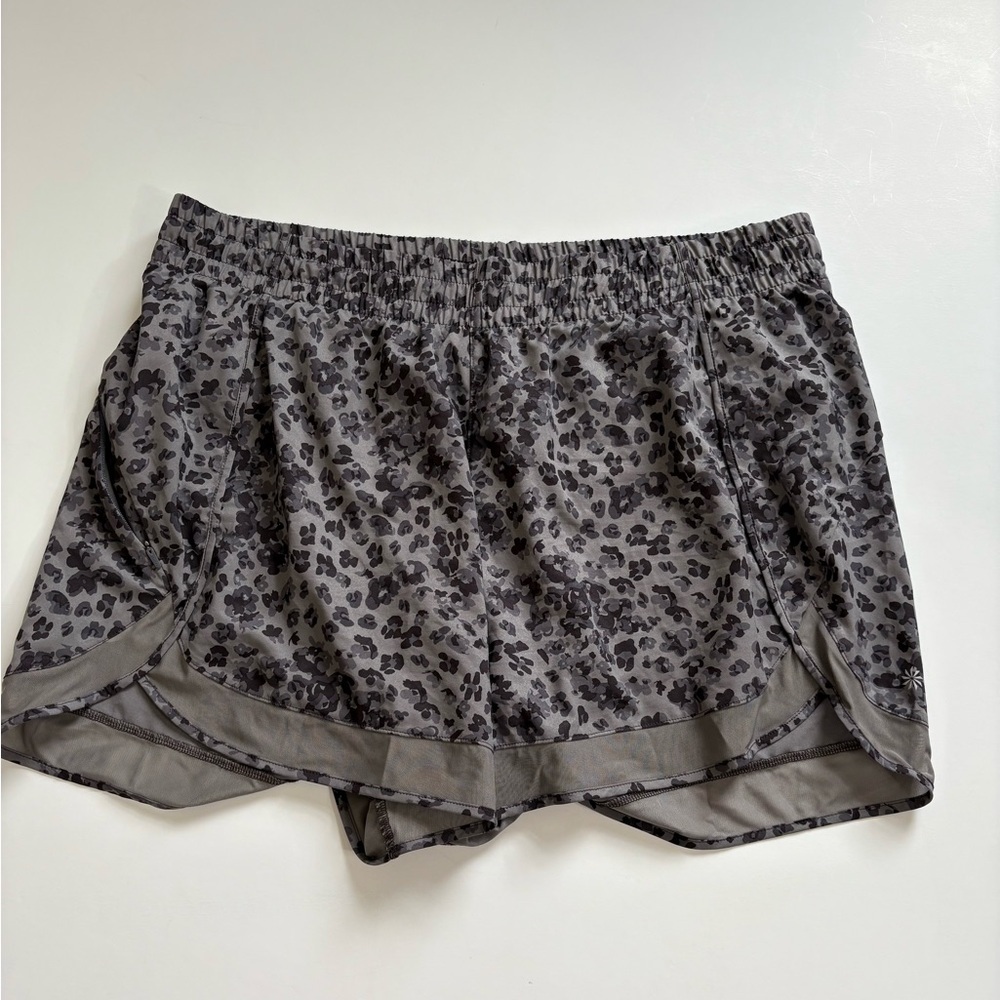 Athleta Printed Mesh Racer Run Short Size 1x Gray Print